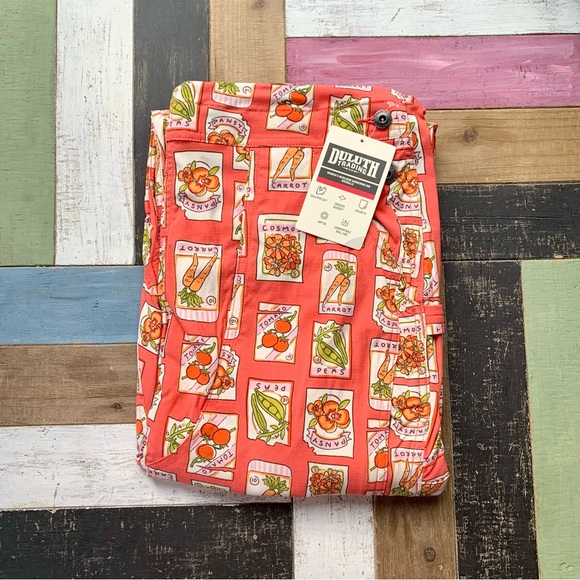 NWT Duluth Medium x31L Heirloom Gardening Bib Overalls Coral Seed Packets Farm - Picture 2 of 9